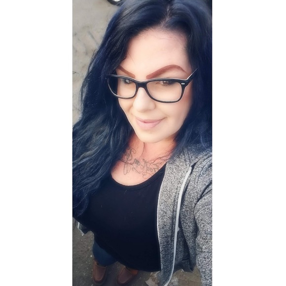 Meet your Posher, Ericca - Picture 1 of 1